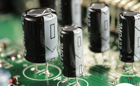 智能電容與普通電容器的區(qū)別到底是誰比較好？